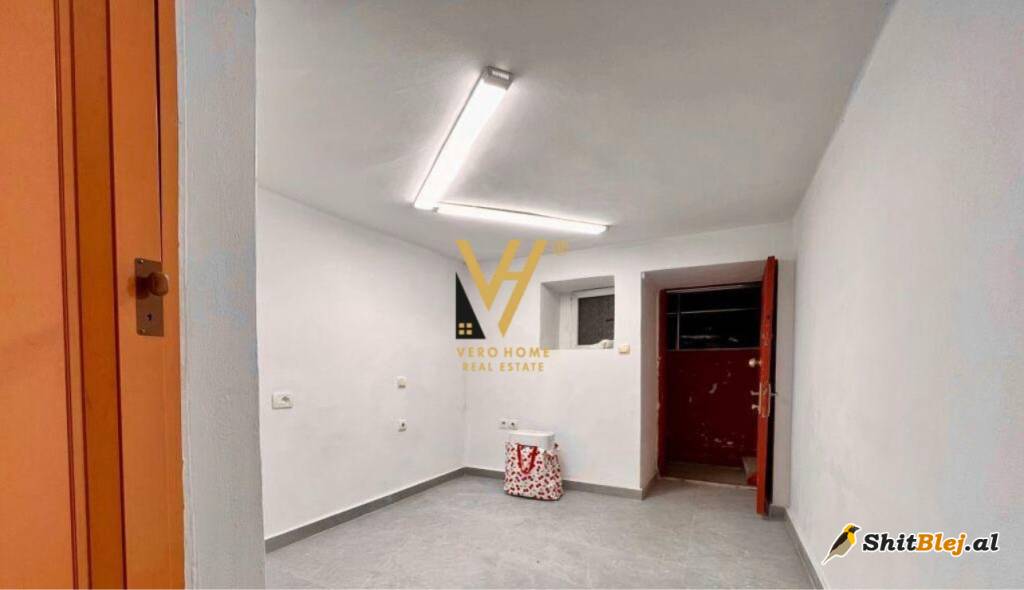 AMBIENT 20 M2 TE ISH EKPOZITA 250 EURO
