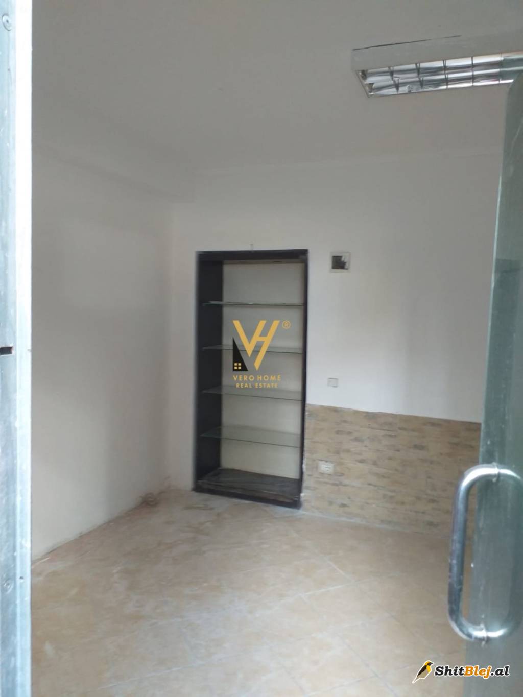 DYQAN 20 M2 TE RRUGA E DIBRES 250 EURO