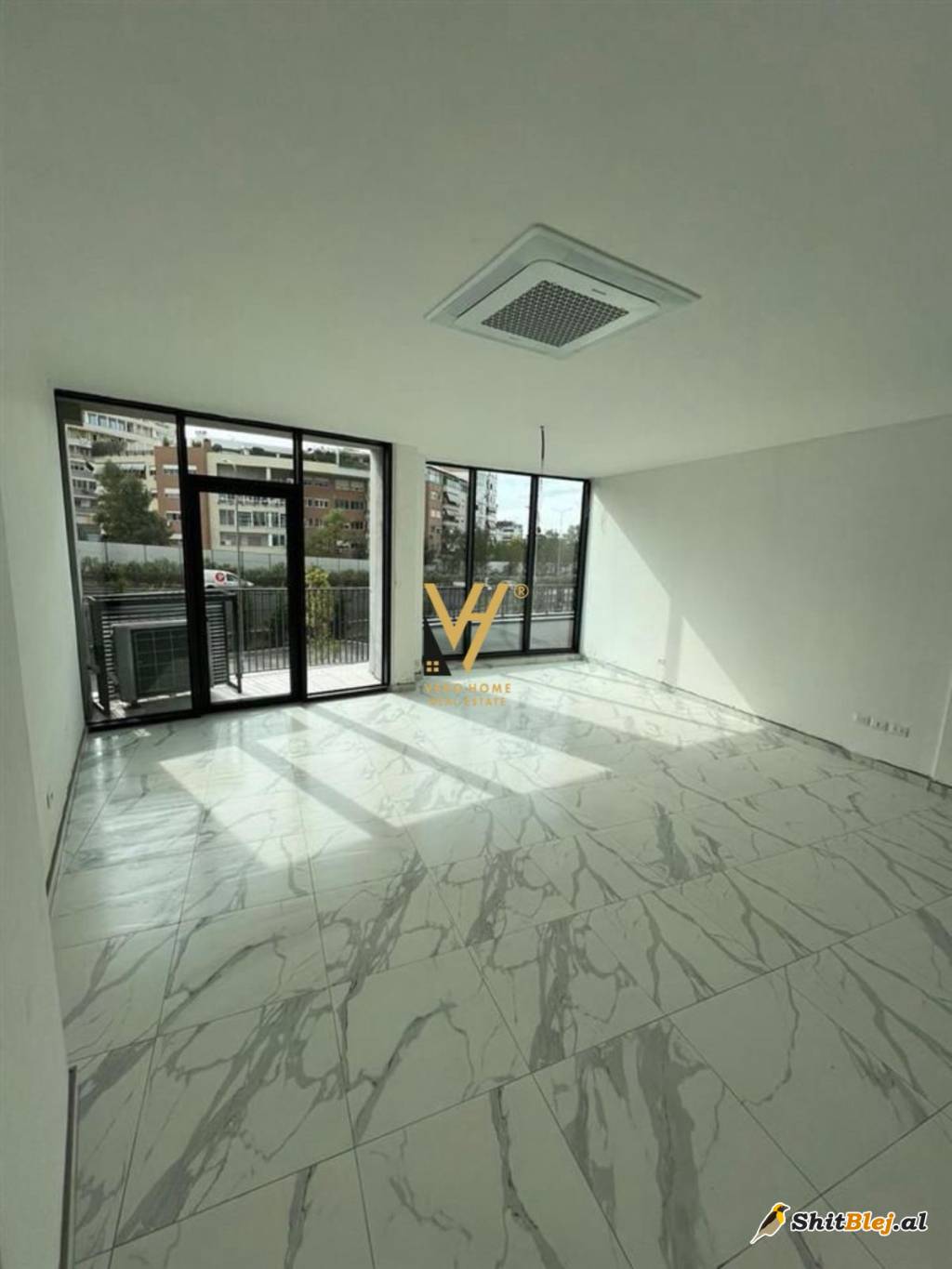ZYRE 55 M2 ME QERA TE LAKE VIEW 1.000 EU