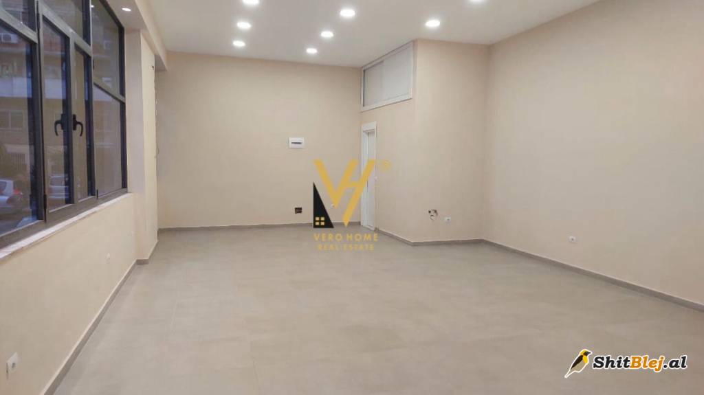 AMBIENT 55 M2 TE MYSLYM SHYRI 50.000 LEK