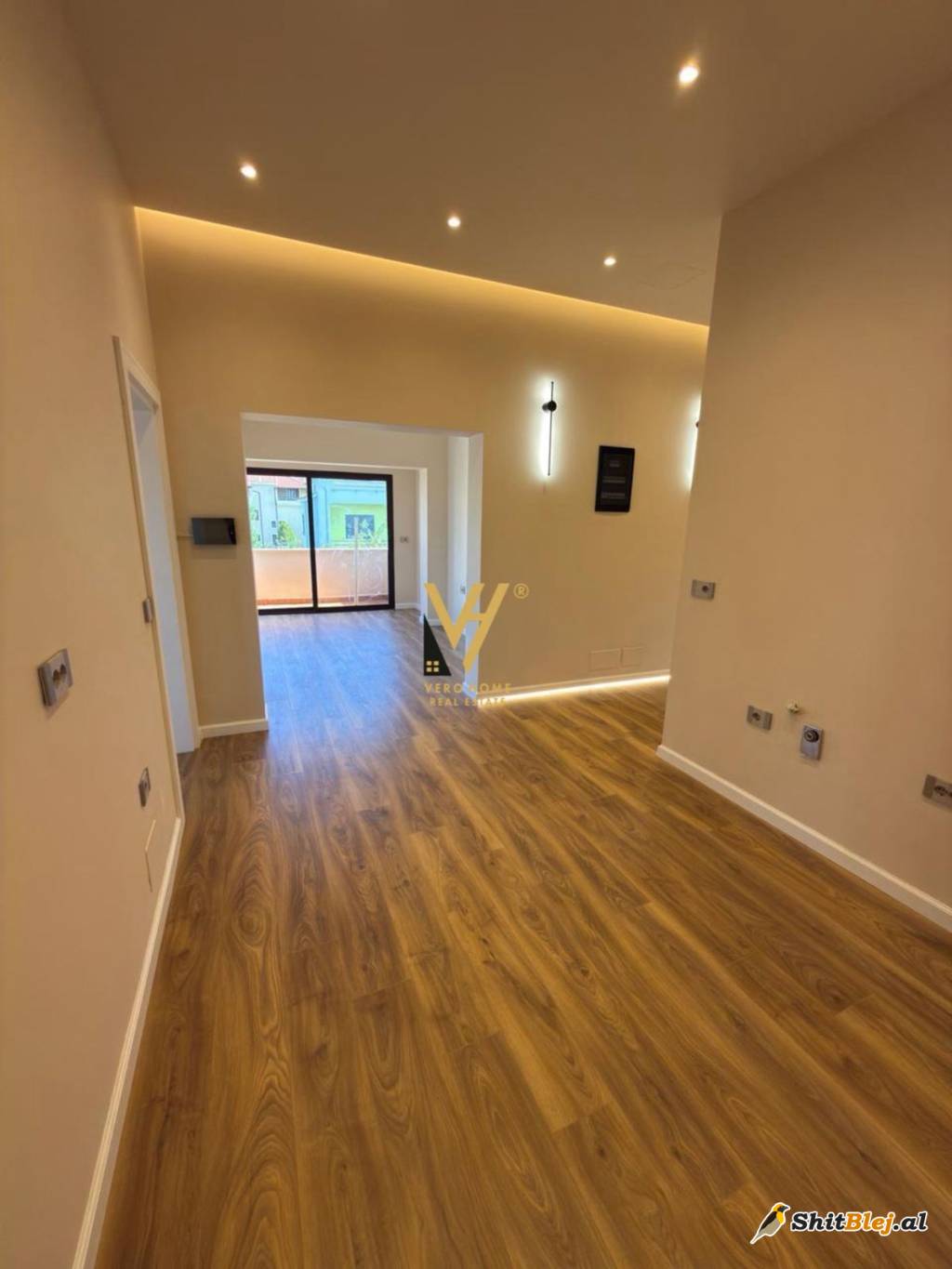  4+1+2 TE VILAT GJERMANE 1.900 EURO