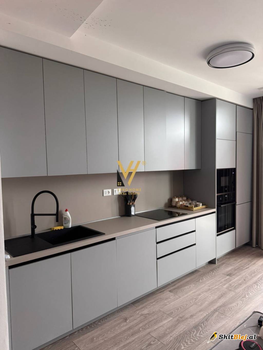 2+1+2 ME QERA TE LAKE VIEW 160.000 LEKE