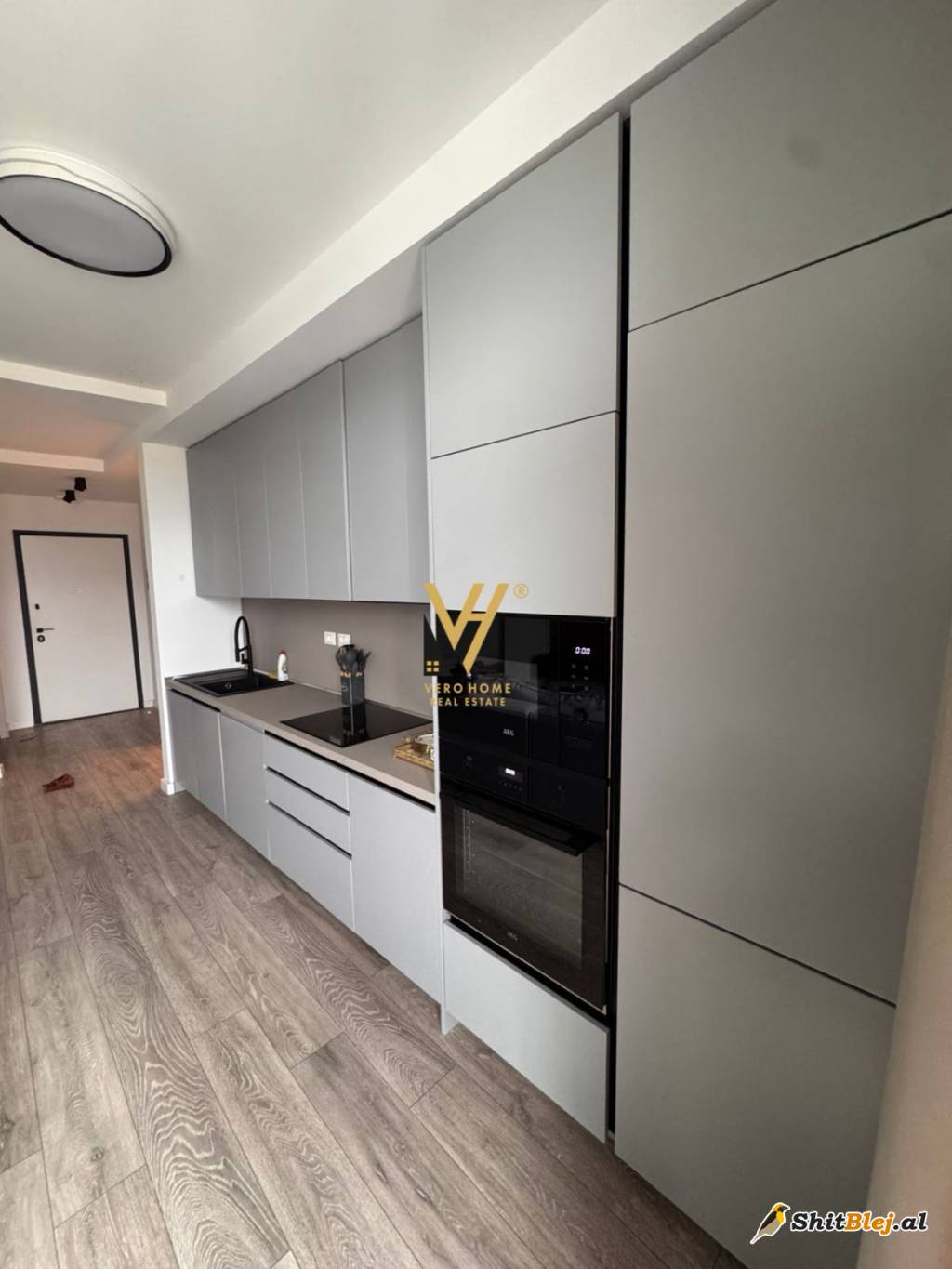 2+1+2 ME QERA TE LAKE VIEW 160.000 LEKE