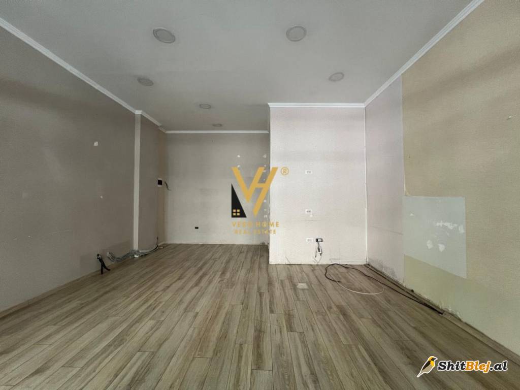 DYQAN 40 M2 TE KOMUNA E PARISIT 500 EURO