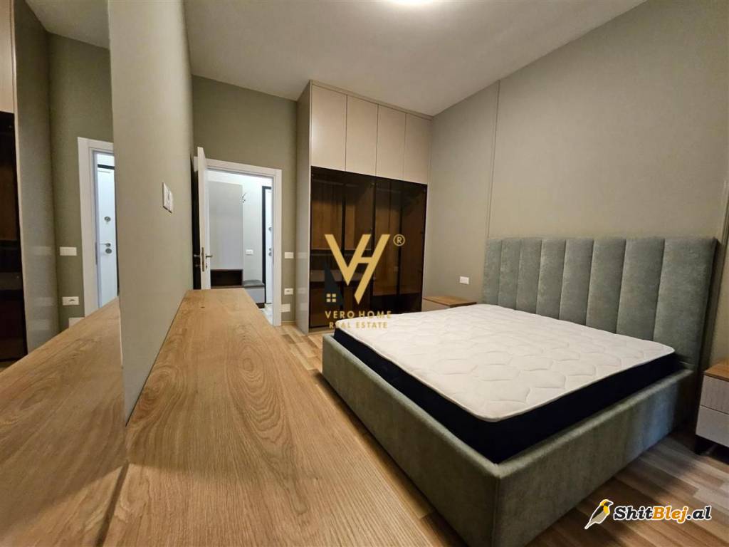1+1+BLK ME QERA TEK SQUARE 21 750 EURO