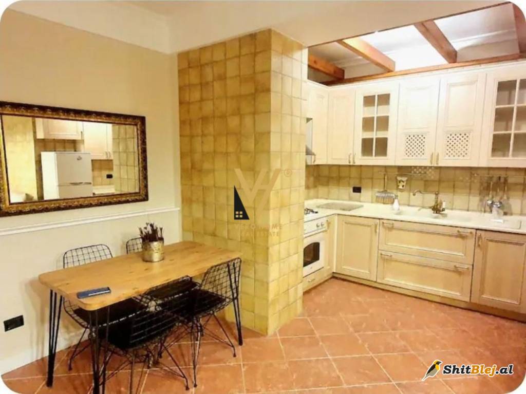  1+1 DHE GARSIONERE  QENDER 315.000 EURO