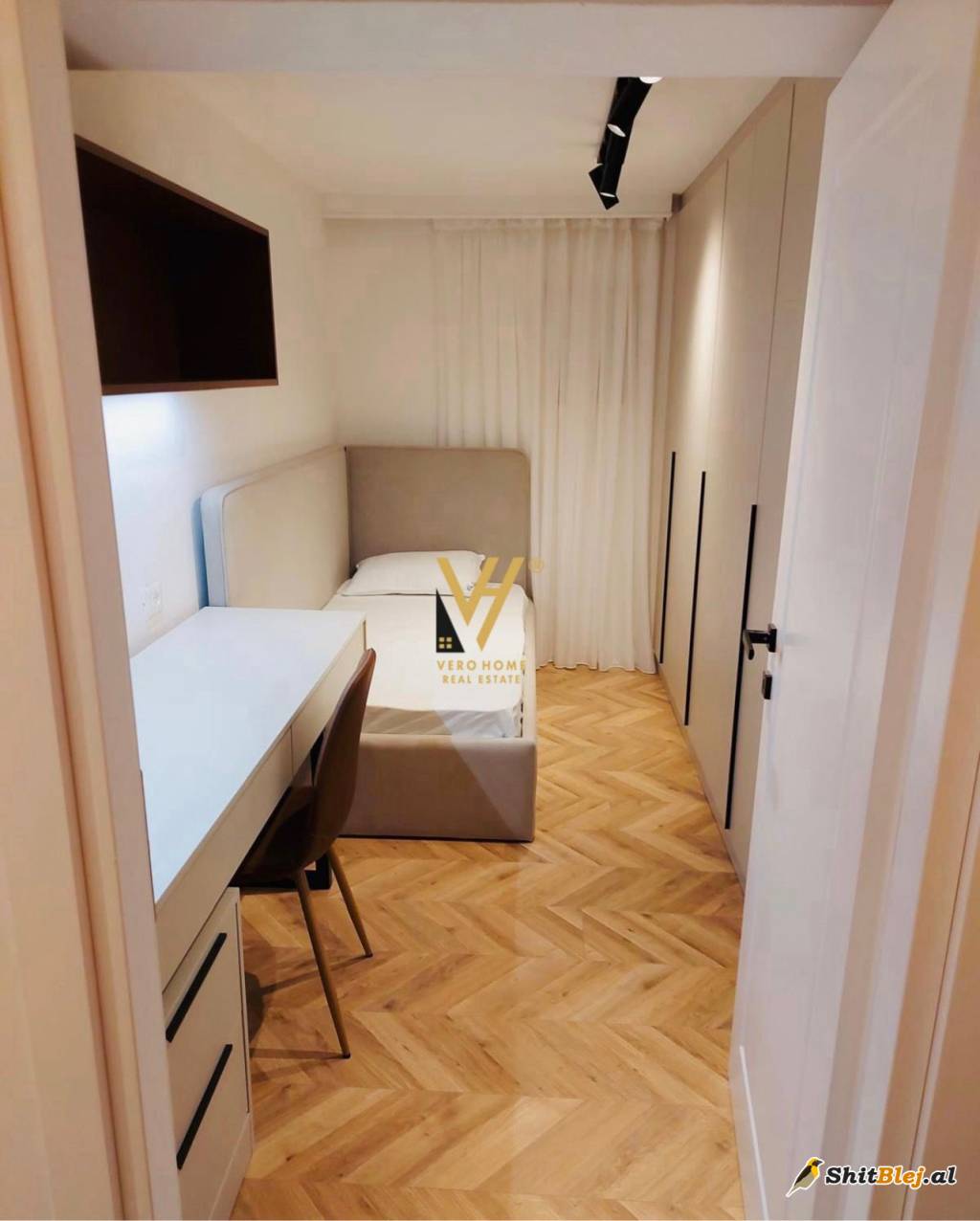 2+1+OBORR TE TREGU ELEKTRIK 70.000 LEKE