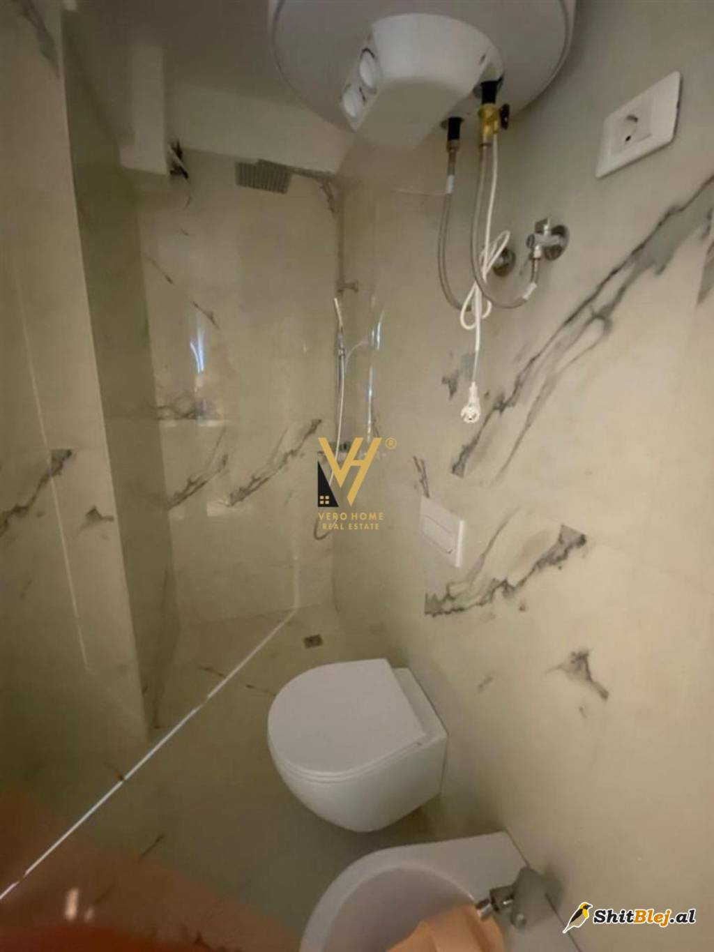  ZYRE 70 M2  TE RRUGA MINE PEZA 650 EURO
