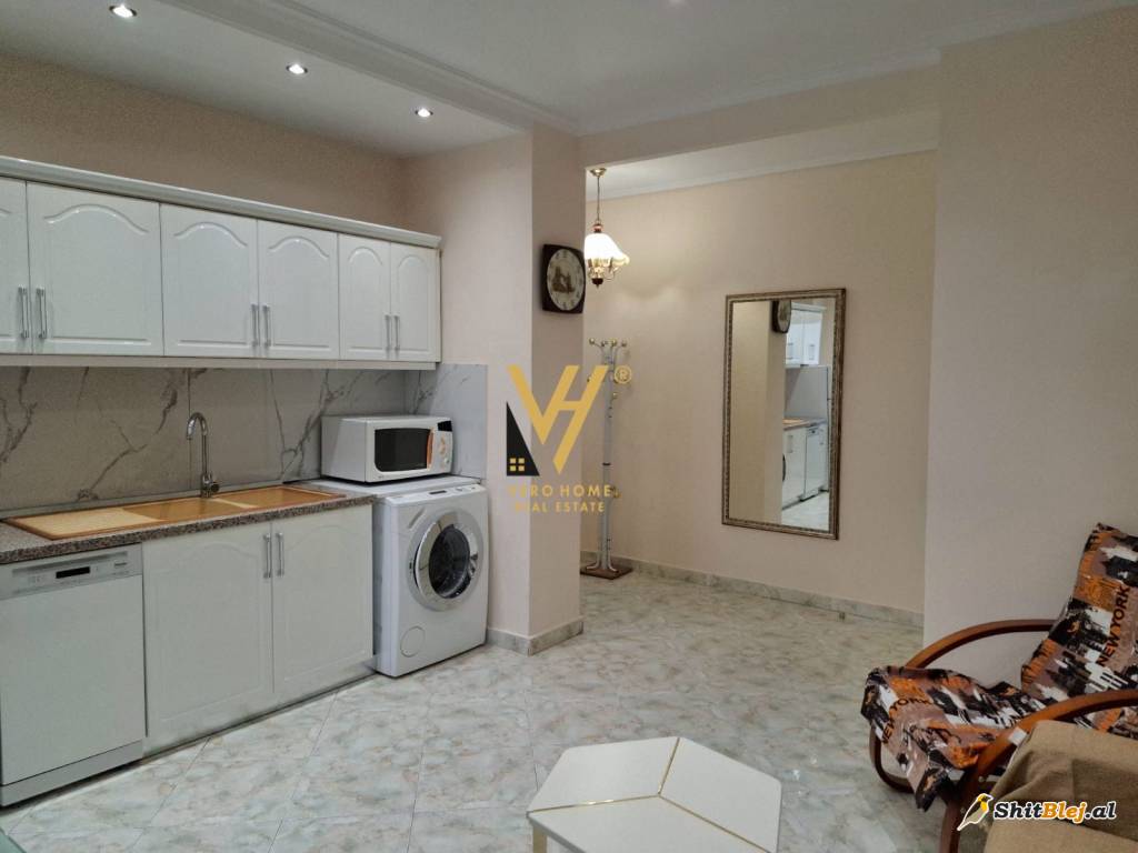  1+1 ME QERA TE KOMUNA E PARISIT 550 EUR