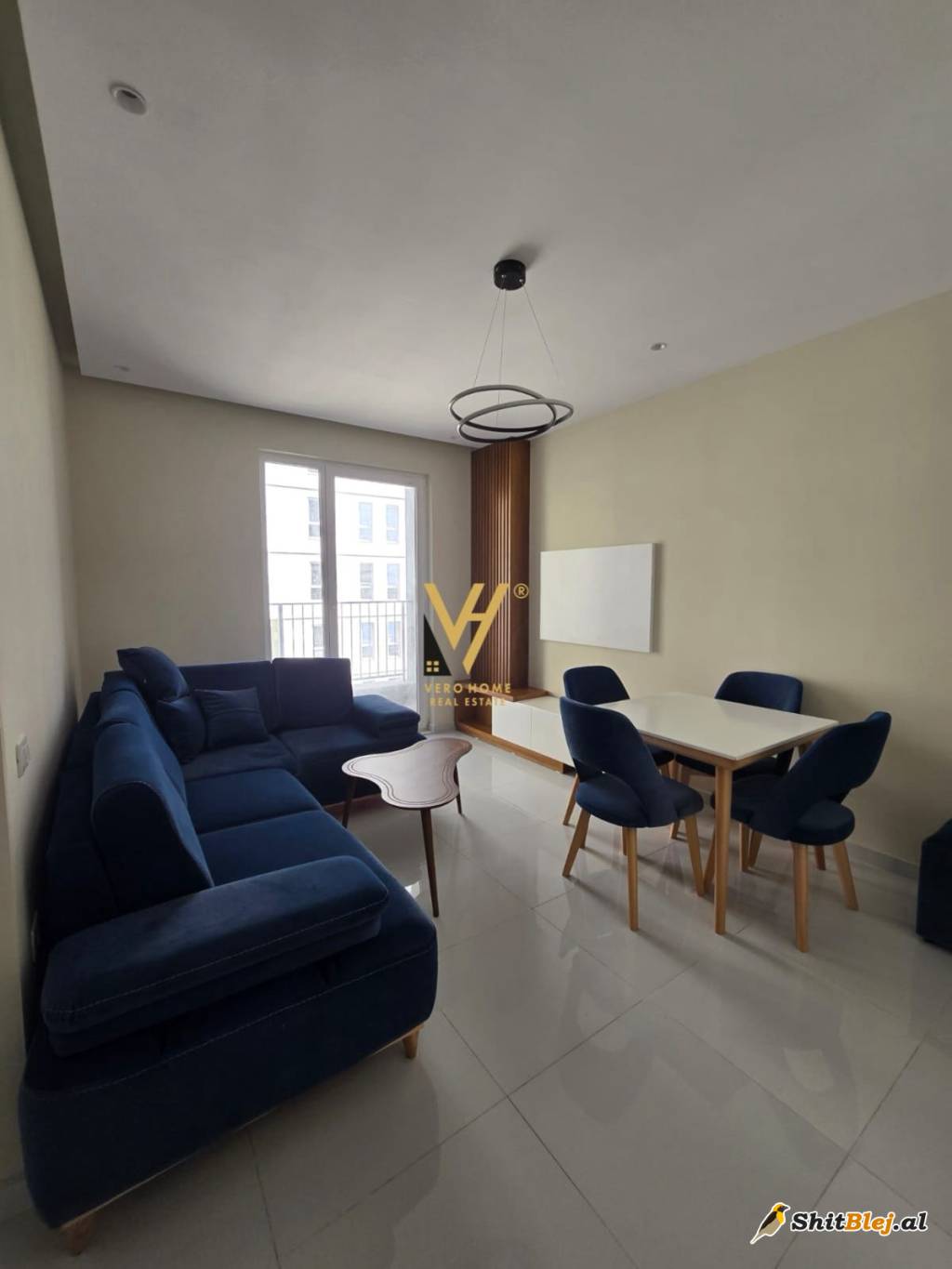 1+1 ME QIRA TE UNIVERS CITY 450 EURO