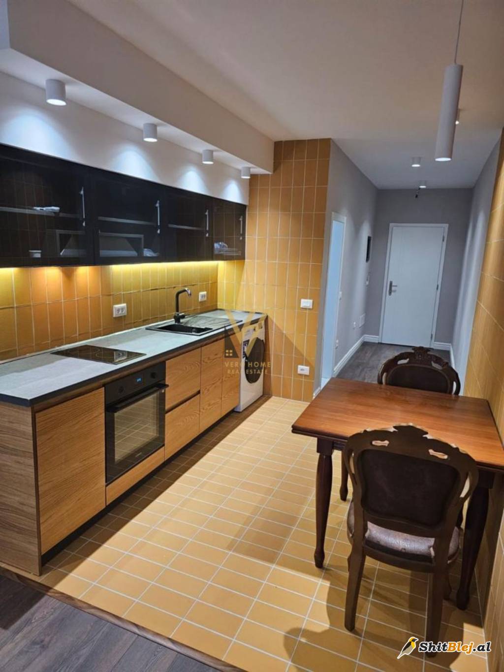 1+1 NE BLLOK 900 EURO
