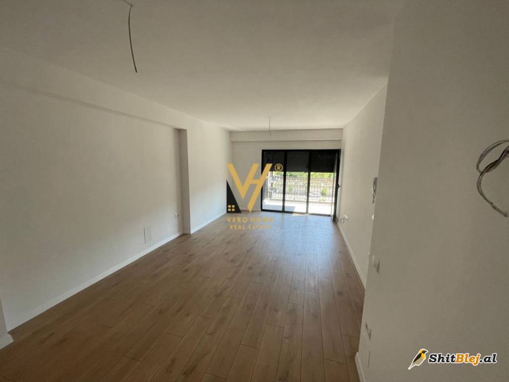 ZYRE 75M2 TE KOMPLEKSI OLIMIPIK 700 EURO