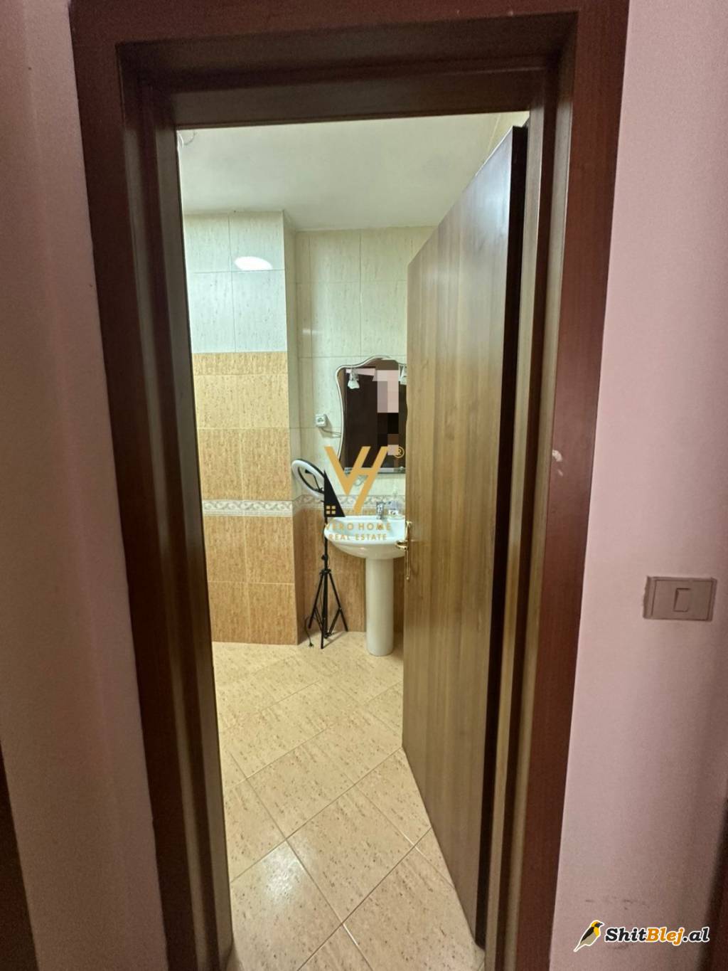 2+1+2 ME QERA TE KOMUNA PARISIT 800 EURO