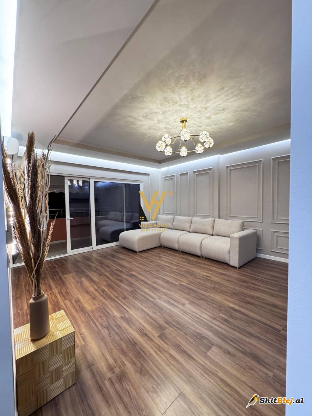  2+1+2 TE KOMUNA E PARISIT 285.000 EURO