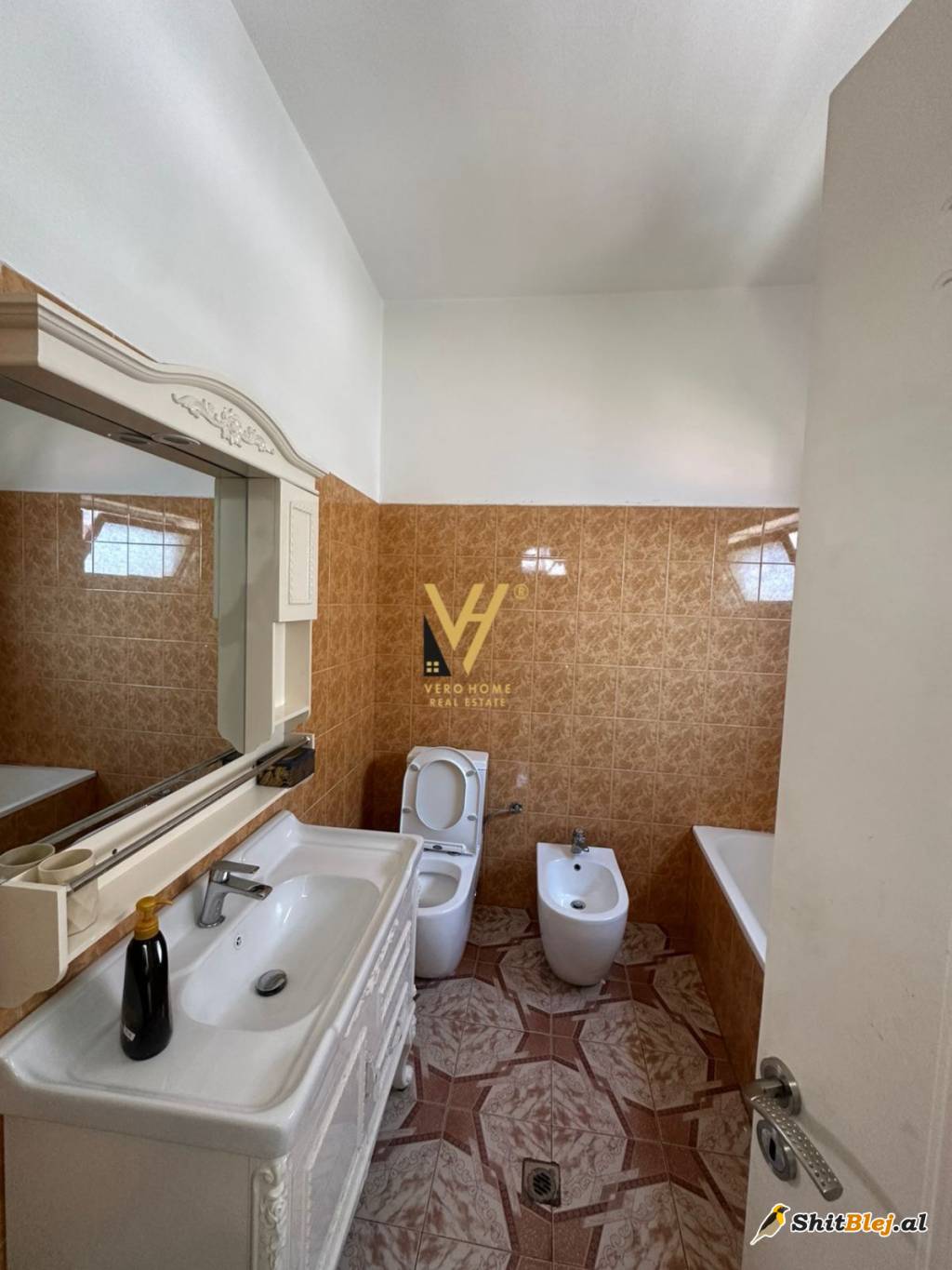 2+1+BLK ME QERA TE RR. HIME KOLLI 700EUR