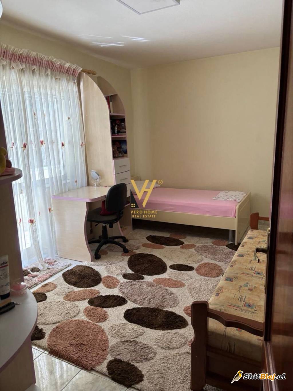 2+1+2 TE STADIUMI DINAMO 310.000 EURO