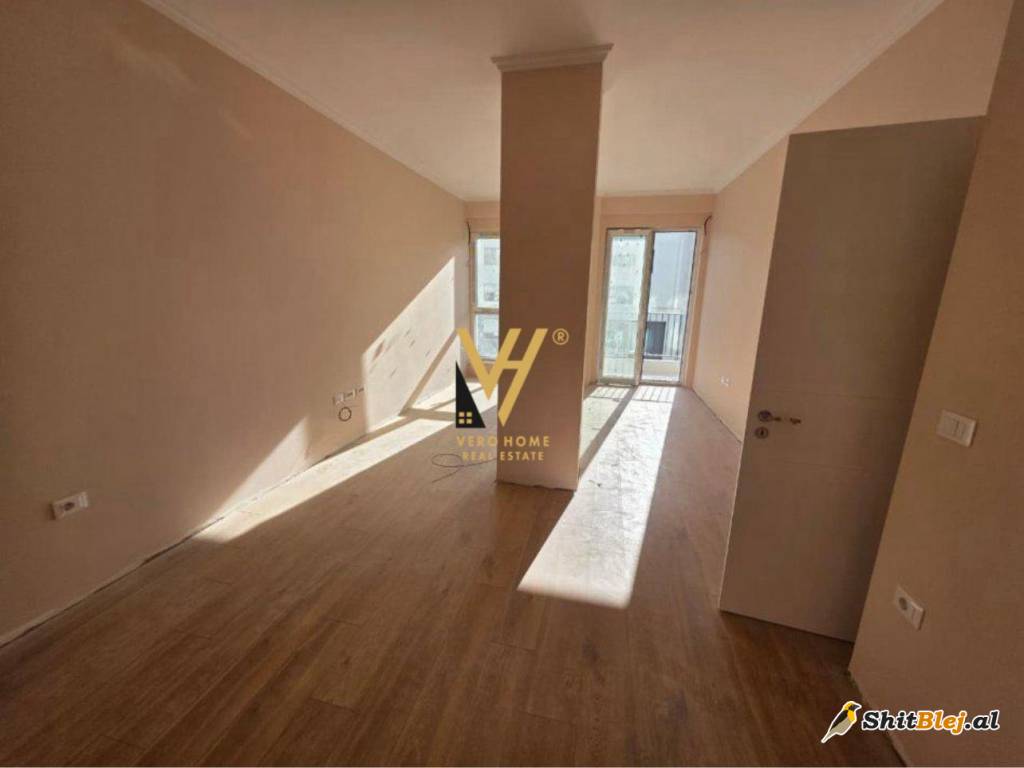  2+1+2 TE KOMUNA E PARISIT 1.100 EURO