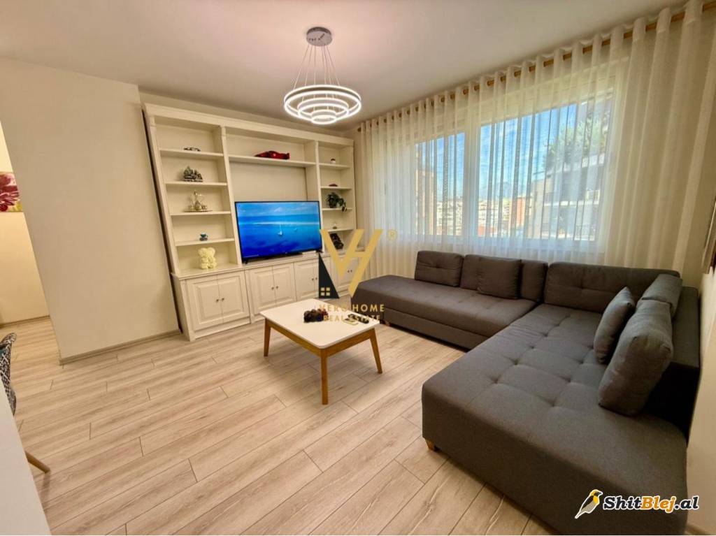 1+1+BLK TE RRUGA E KOSOVAREVE 900 EURO