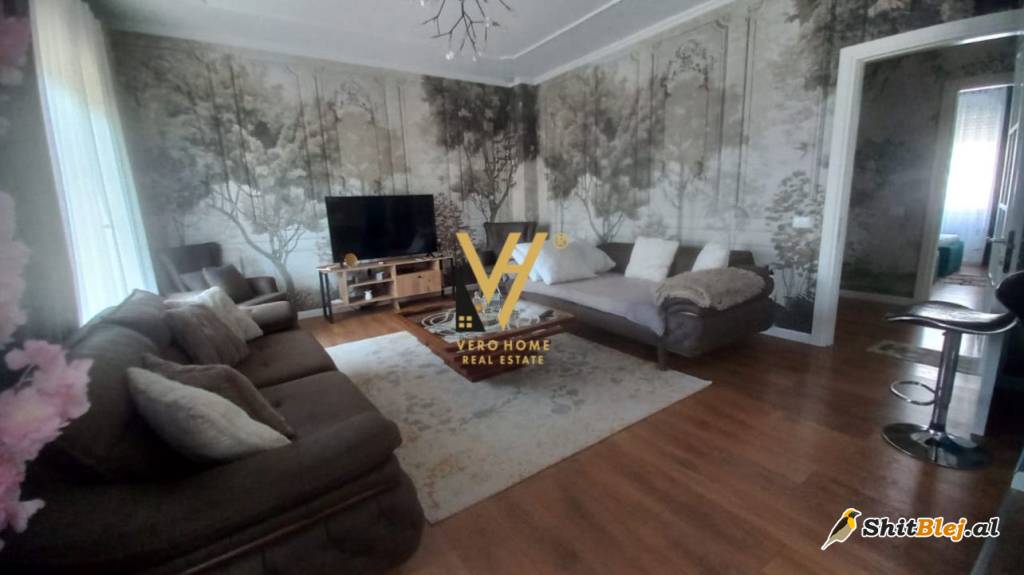 2+1+2 TE  KOPSHTI BOTANIK 240.000 EURO
