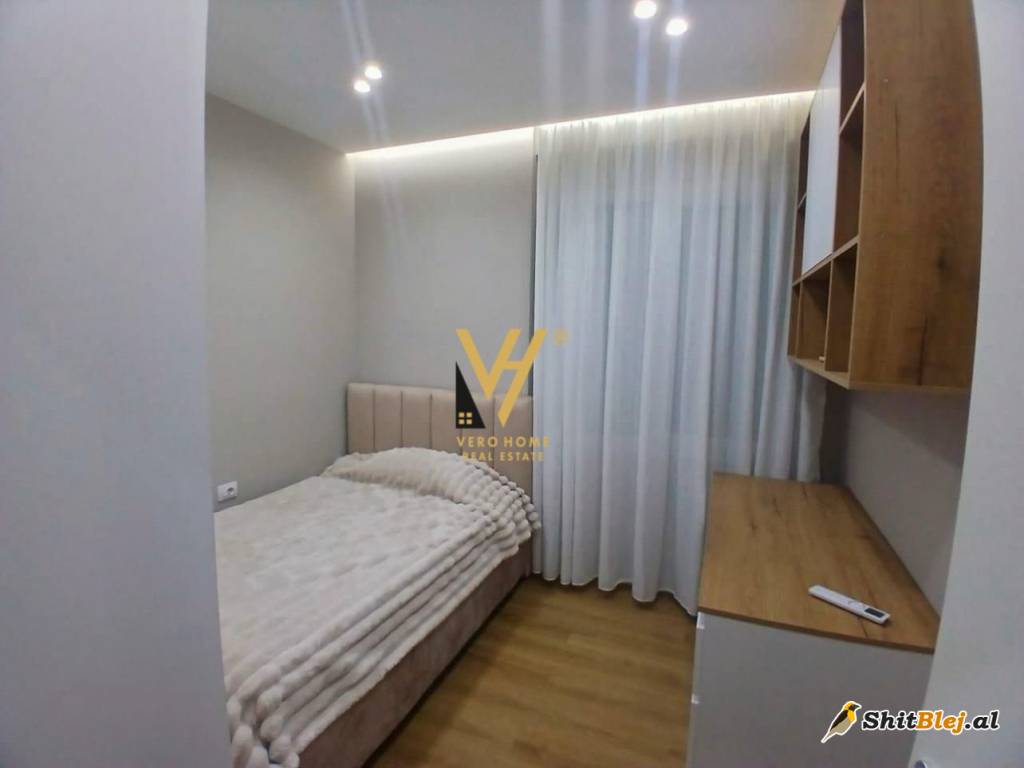2+1 TEK ISH FUSHA E AVIACIONIT 650 EURO