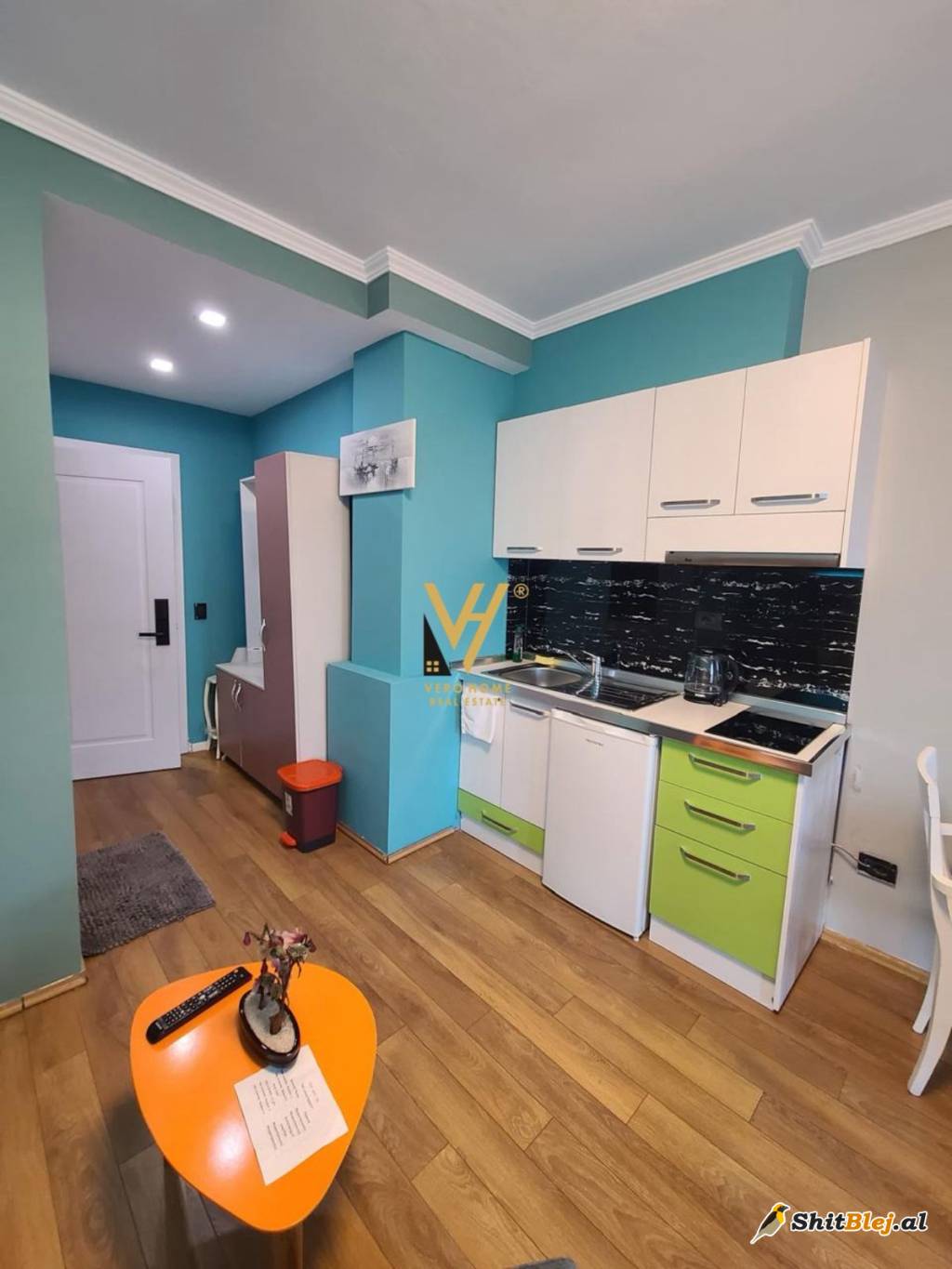 HOTEL ME QERA TE RRUGA KAVAJES 6.500 EUR