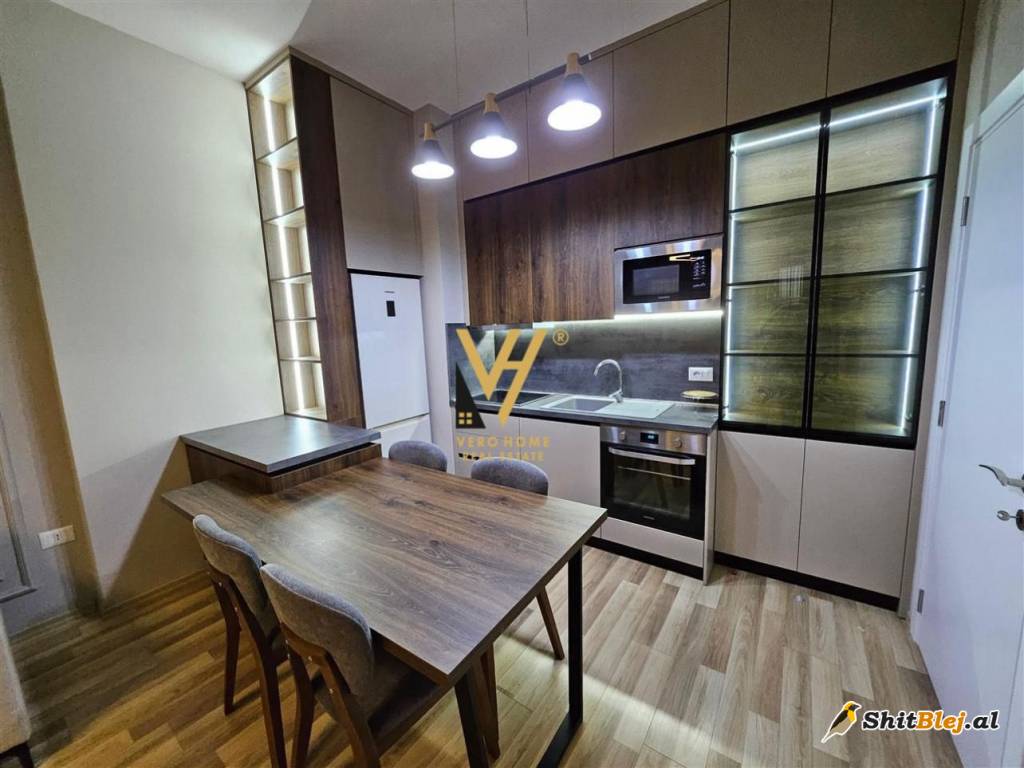 1+1+BLK ME QERA TEK SQUARE 21 750 EURO