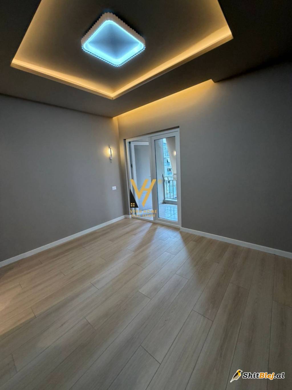 2+1+2 TE KOMUNA PARISIT 275.000 EURO
