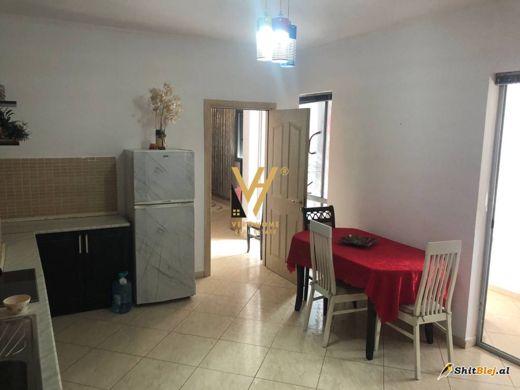 2+1+2 TE STACIONI I TRENIT 90.000 LEKE