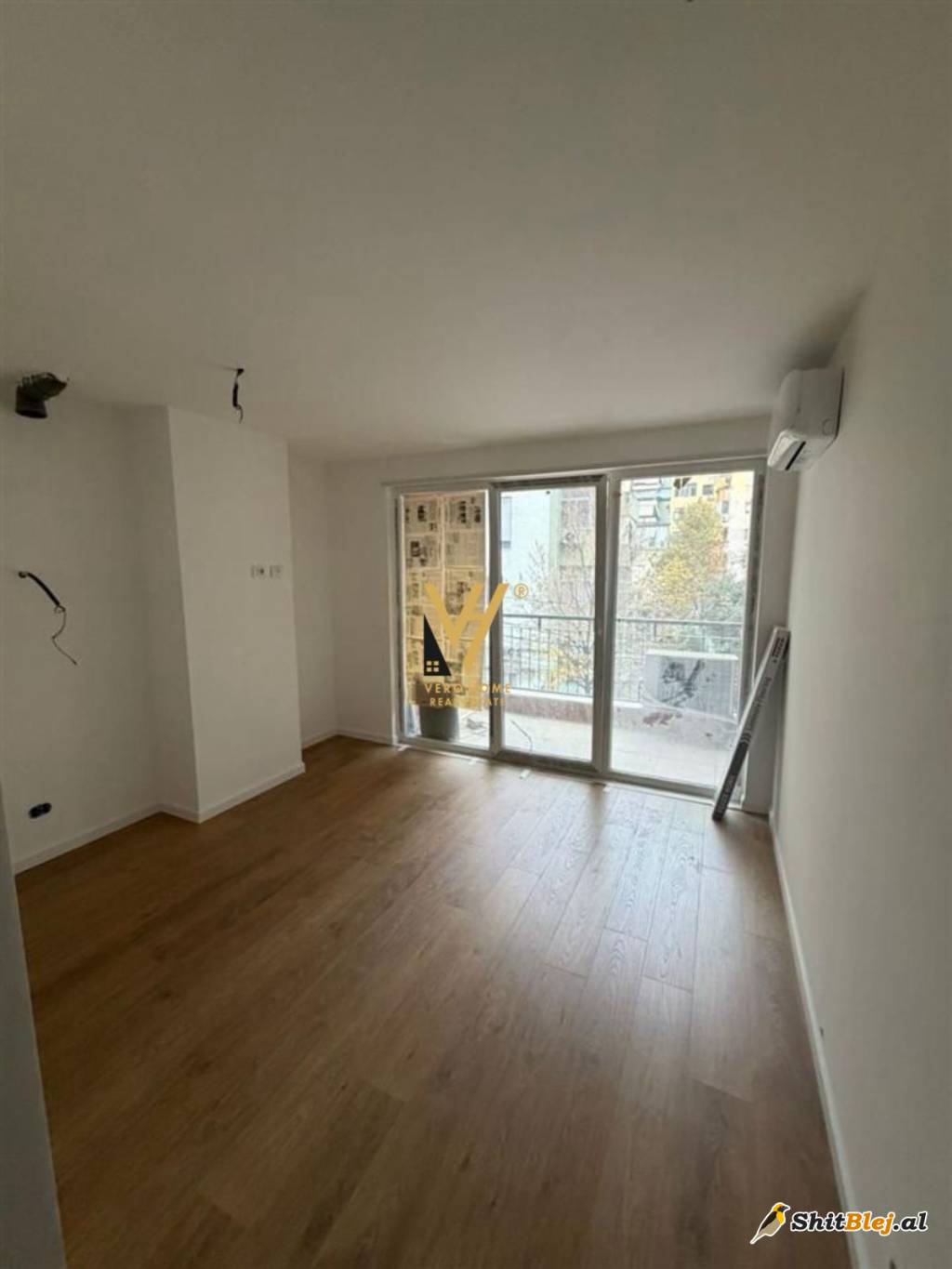ZYRE 74 M2 ME QERA TE TREGU ÇAM 750 EURO