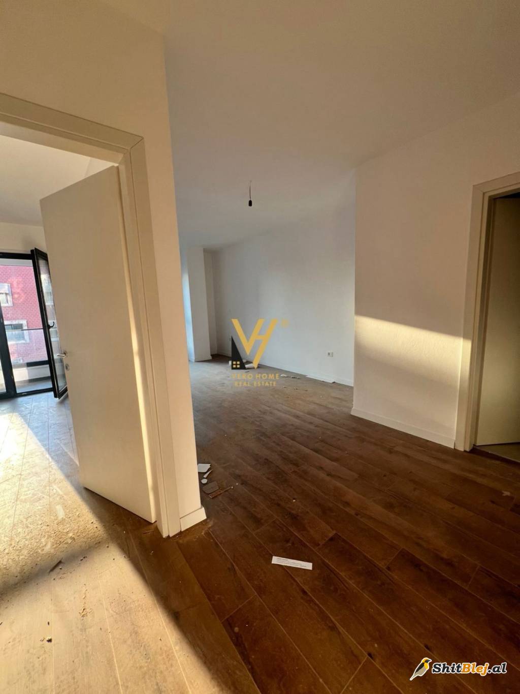 ZYRE 75 M2 TE KOMUNA E PARISIT 600 EURO