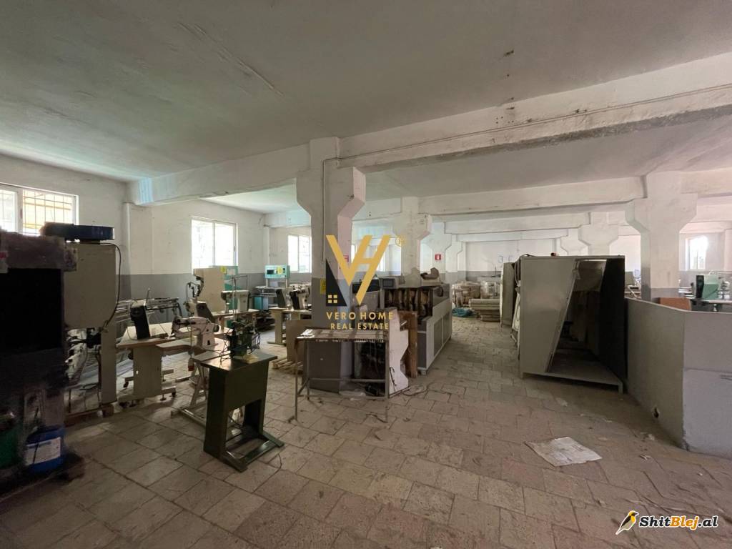 MAGAZINE 400 M2 NE ALLIAS 1.200 EURO