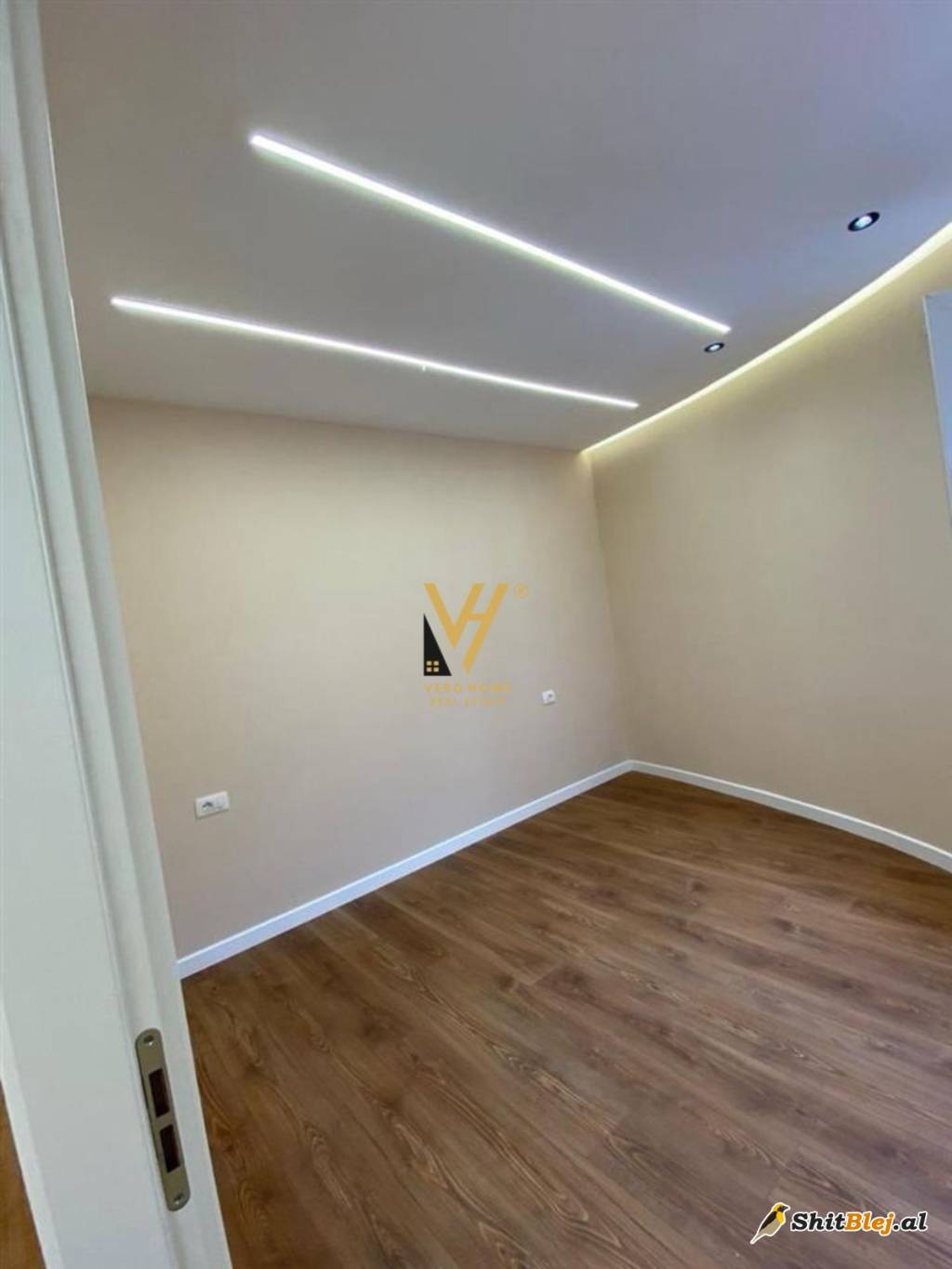  ZYRE 70 M2  TE RRUGA MINE PEZA 650 EURO