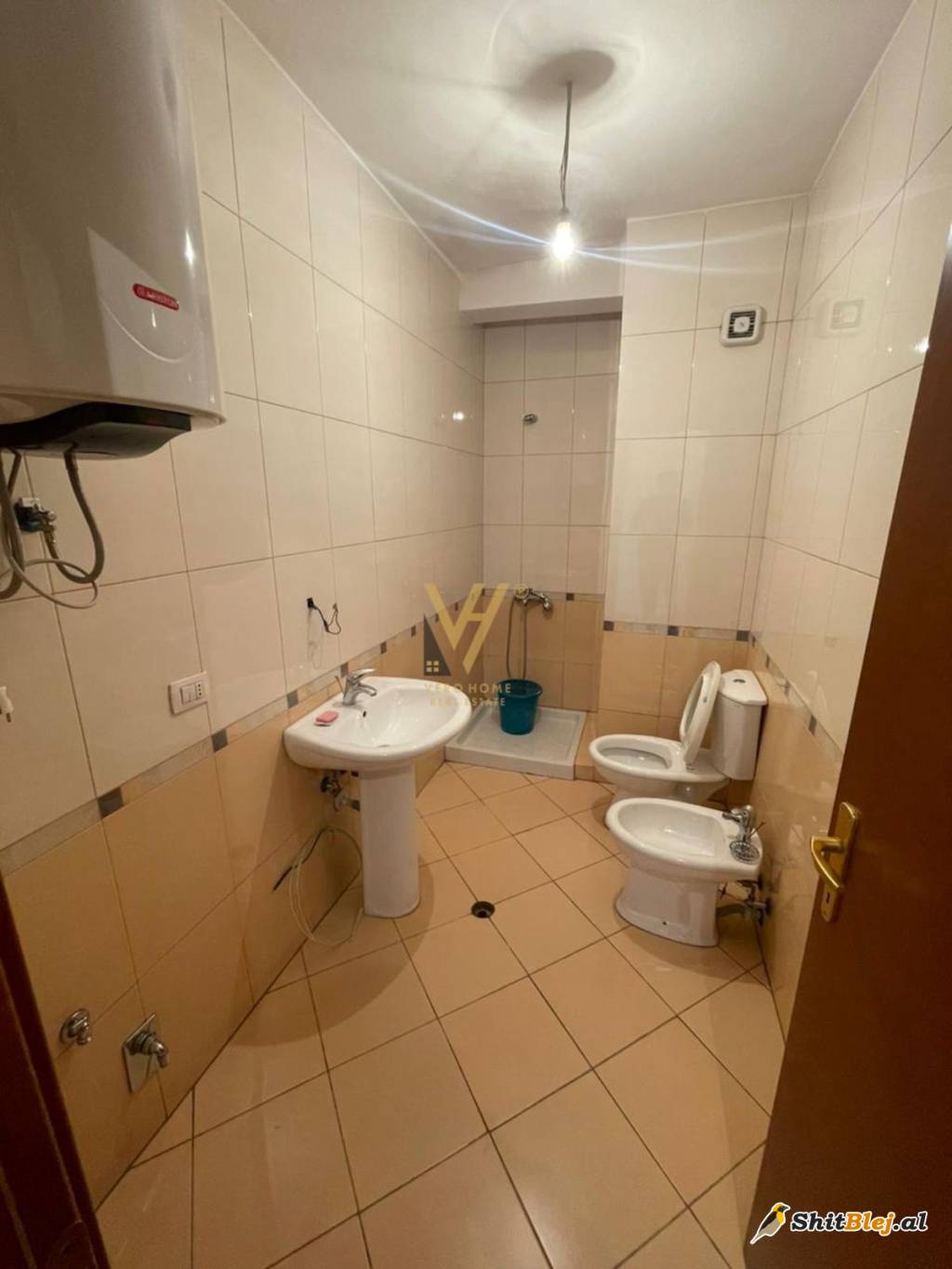 2+1 TE RRUGA E KAVAJES 142.000 EURO