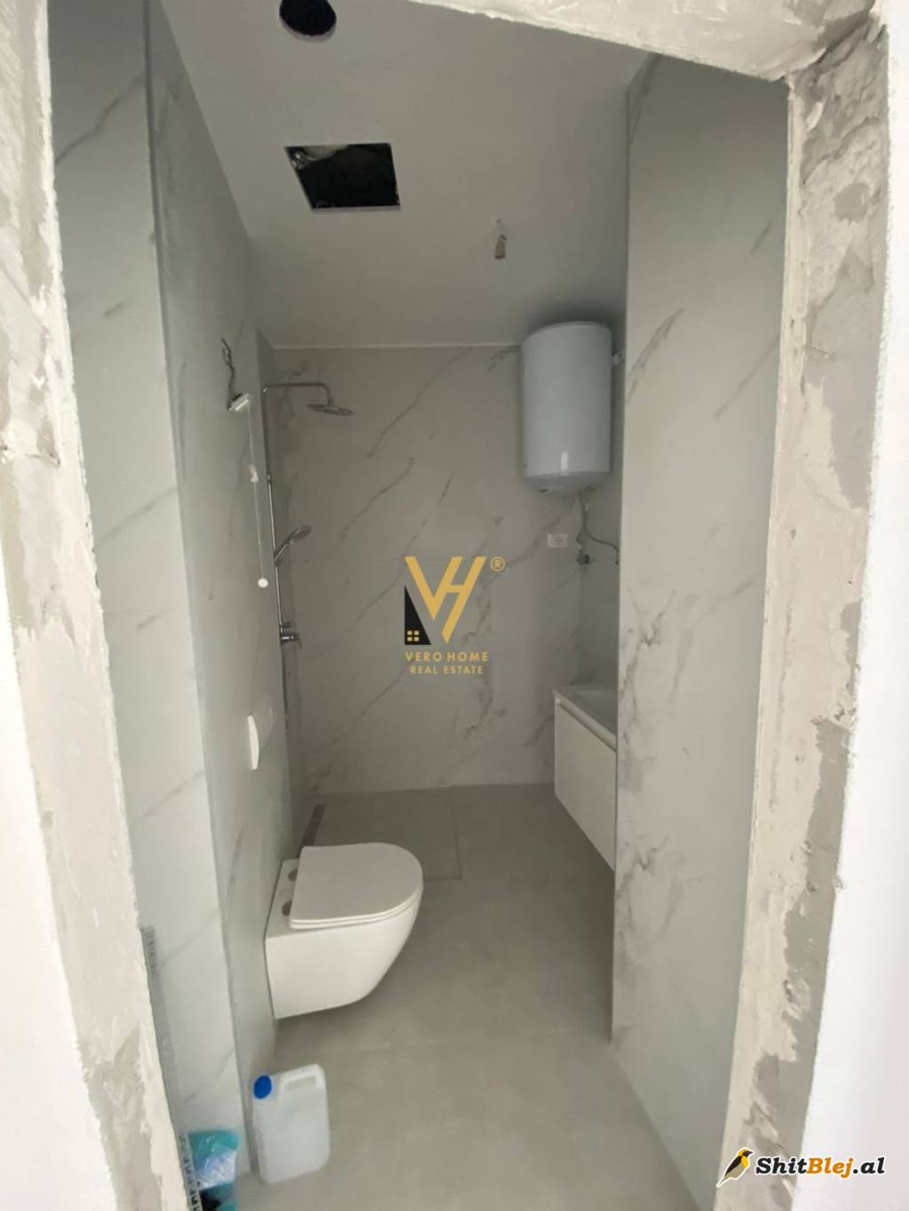 ZYRE 102M2 TE LAKE VIEW 1.500 EURO