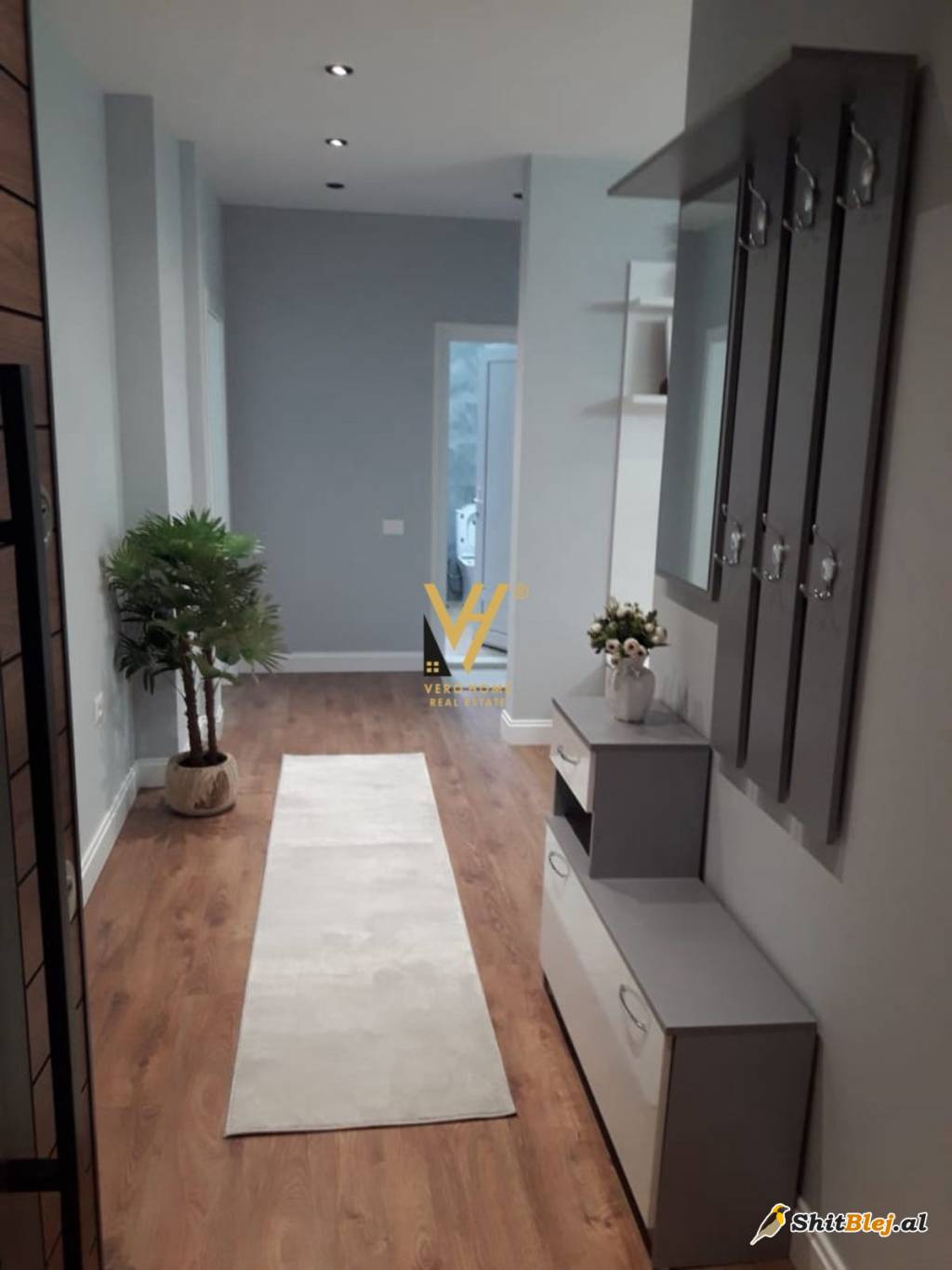 2+1 ME QERA TE 21 DHJETORI 700 EURO