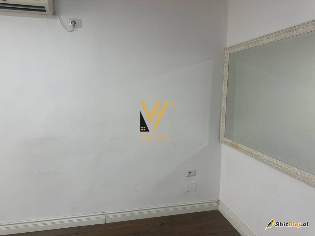 ZYRE 120M2 ME QERA NE BLLOK 1.000 EURO