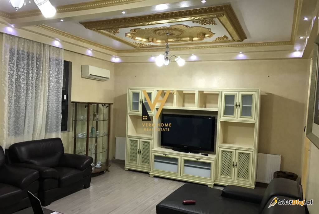 VILE NE PERIFERI 450.000 EURO