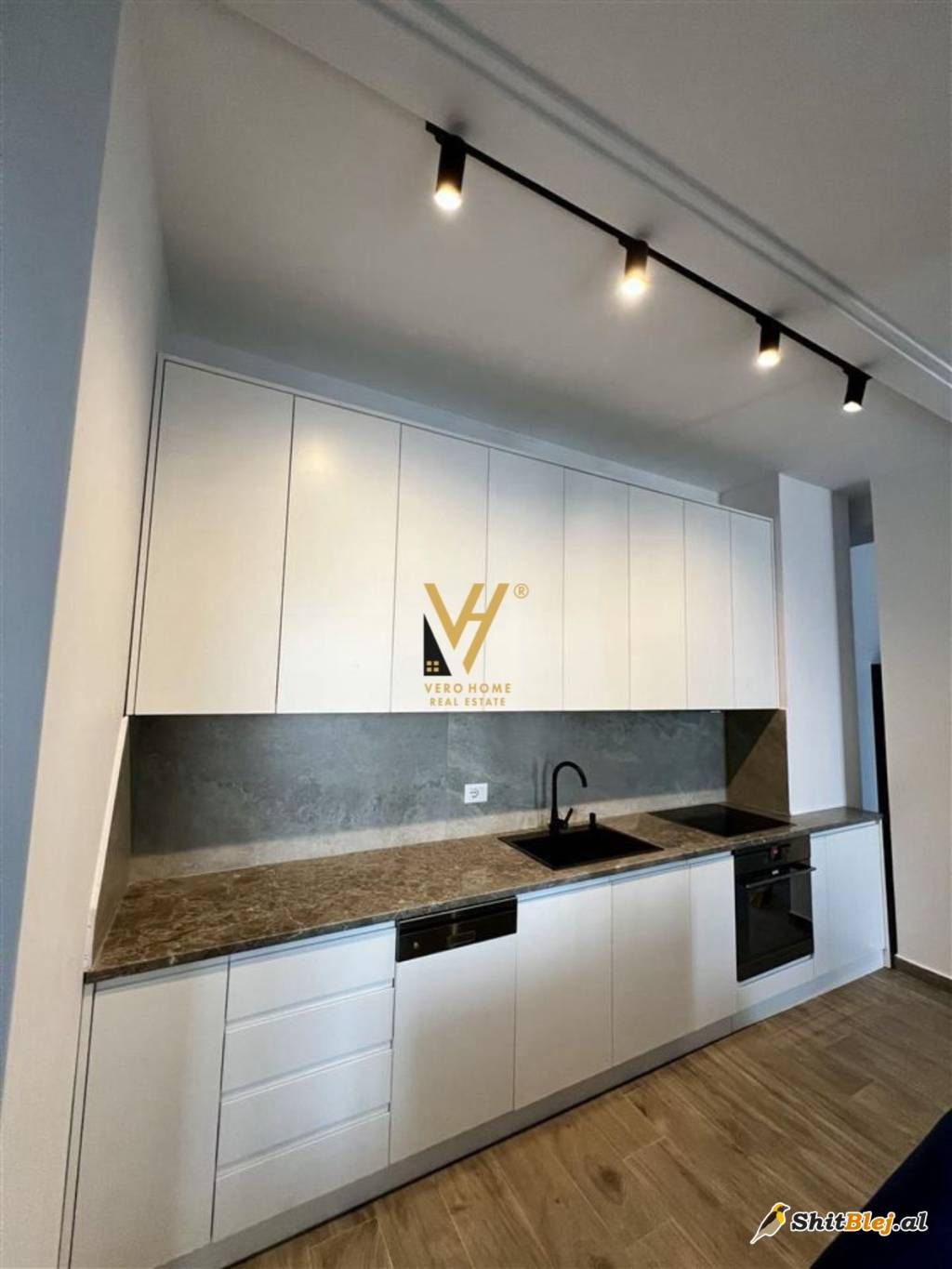 2+1+BLK ME QERA TE PAZARI I RI 1.000 EUR