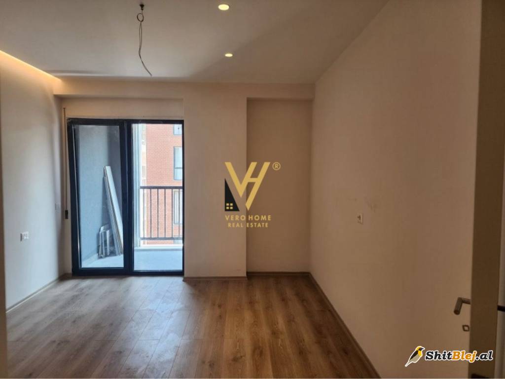 AMBIENT 92 M2 TE BULEVARDI I RI 500 EURO