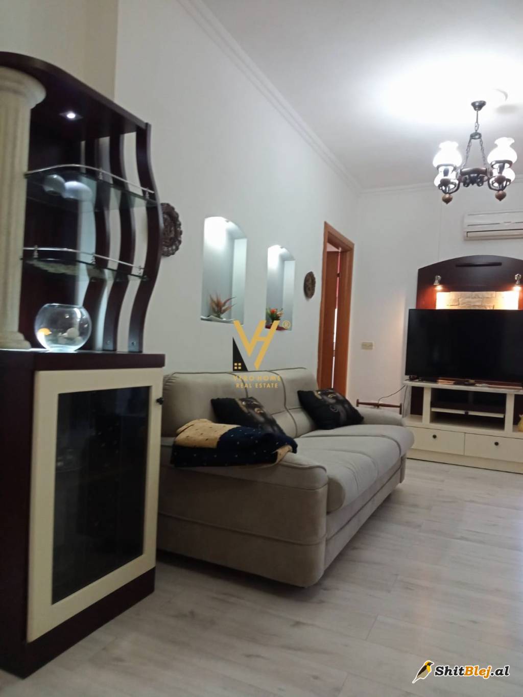 2+1 TE KOMUNA E PARISIT 600 EURO