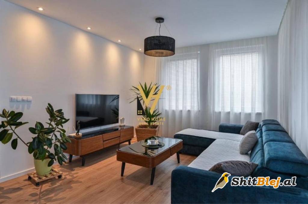 1+1+BLK TE RRUGA MYSLYM SHYRI 700 EURO