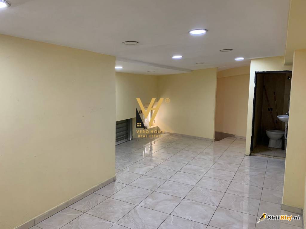 30 M2 ME QIRA TE RRUGA DURRESIT 450 EURO