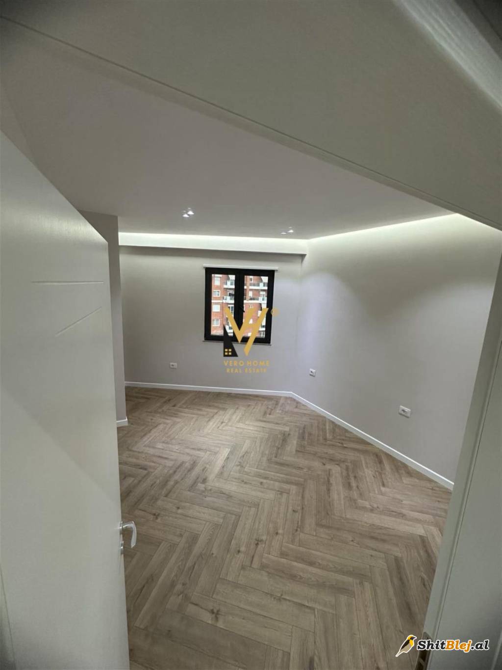 ZYRE 126 M2 TE UNAZA E RE 1.250 EURO