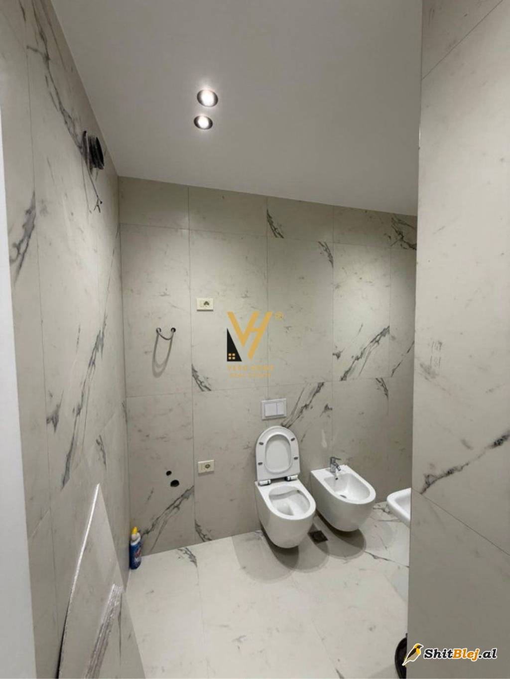  ZYRE 70 M2 ME QERA TE MINE PEZA 700 EUR