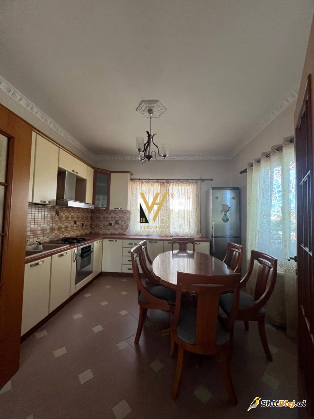 VILE 2 KATE ME QERA NE SELITE 1.200 EURO