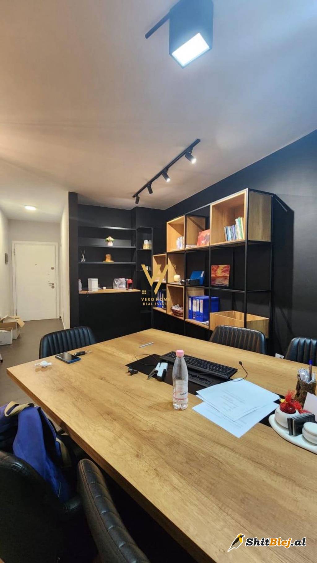 ZYRE 85M2 RRUGA E KOSOVARVE 850 EURO