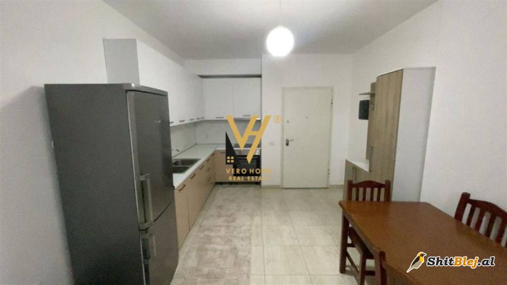  2+1 ME QERA TE KOMUNA E PARISIT 700 EUR
