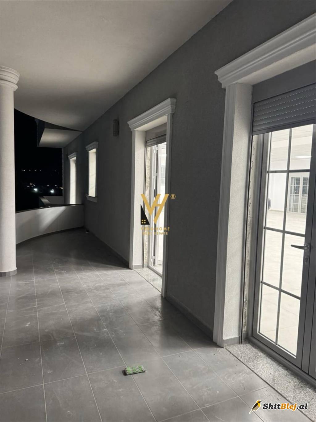 AMBIENT 360M2 ME QERA NE SAUK 1.500 EURO