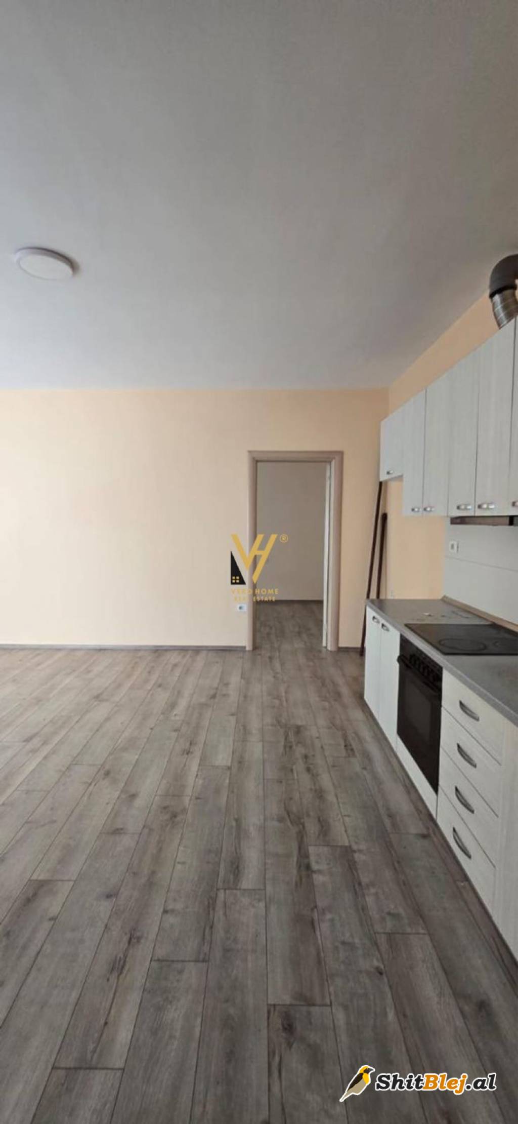 ZYRE 60 M2 ME QERA MYSLYM SHYRI 550 EUR