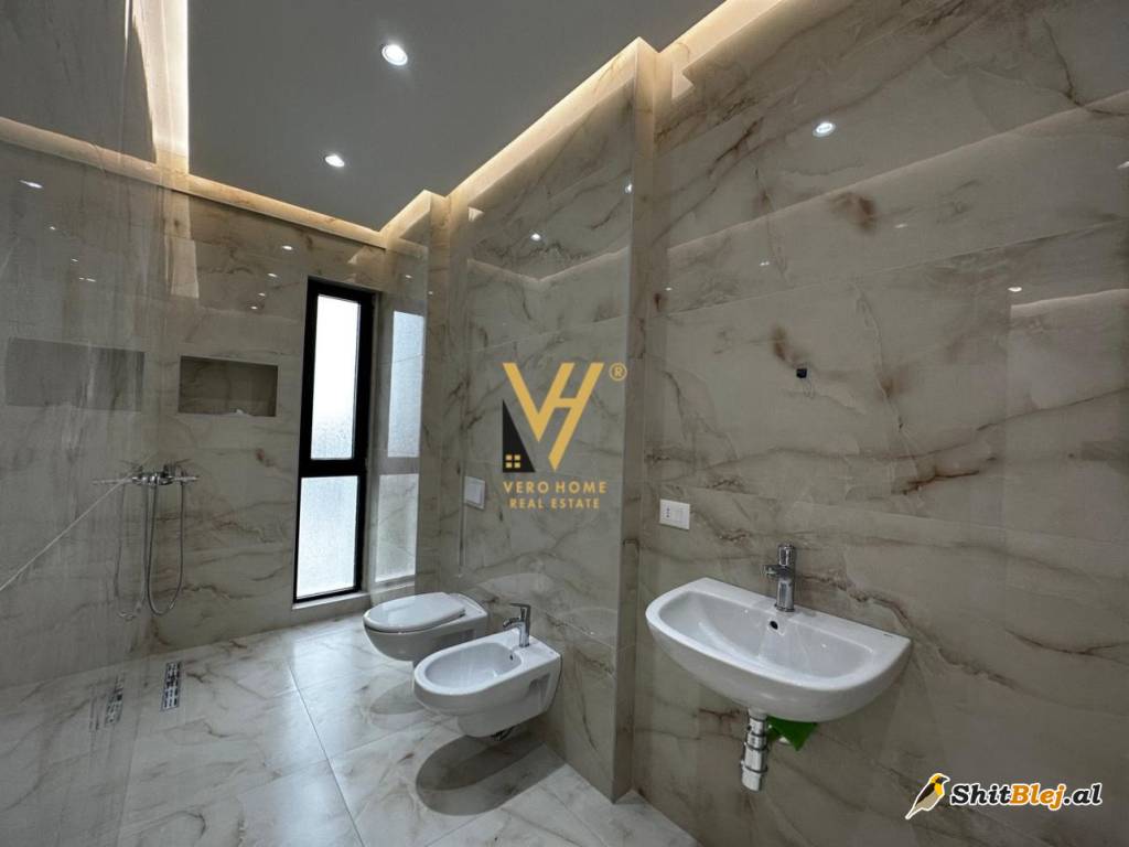 AMBIENT 105 M2 TE FARMACIA 10 750 EURO